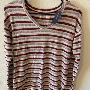 American Eagle Sweater NWT
